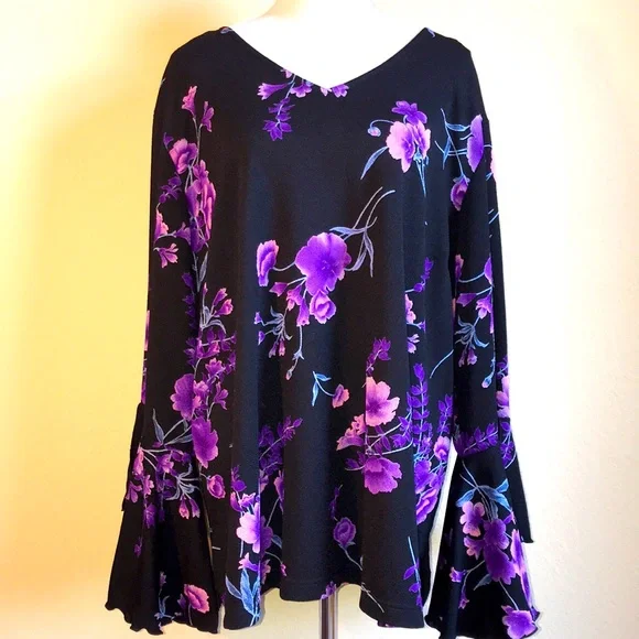 Jaclyn Smith 3X Black Floral Blouse, Bell Sleeves - Picture 2 of 9